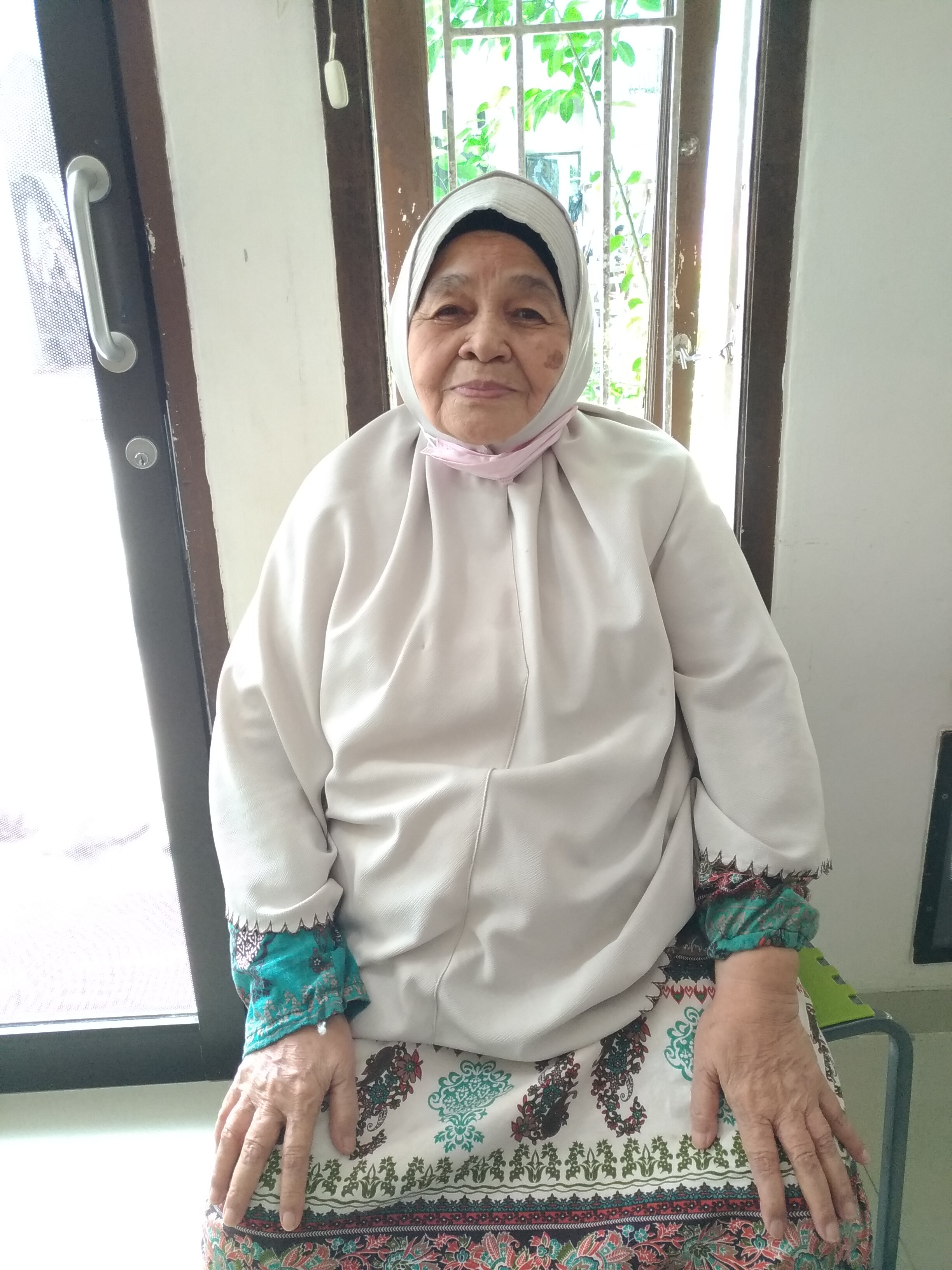 nenek-usia-78-tahun-yang-sudah-tiga-tahun-susah-jalan-alhamdulillah-setelah-terapi-paz-bisa-jalan-cepat-lagi